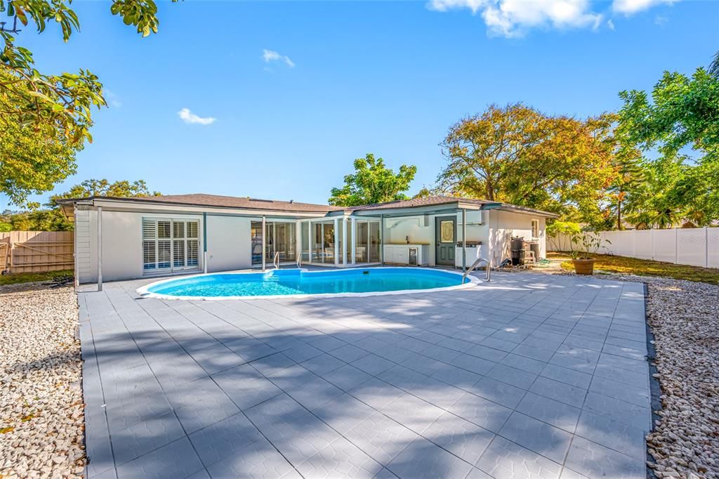 For Rent: $5,000 (4 beds, 2 baths, 2100 Square Feet)