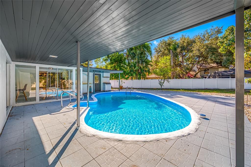 For Rent: $5,000 (4 beds, 2 baths, 2100 Square Feet)