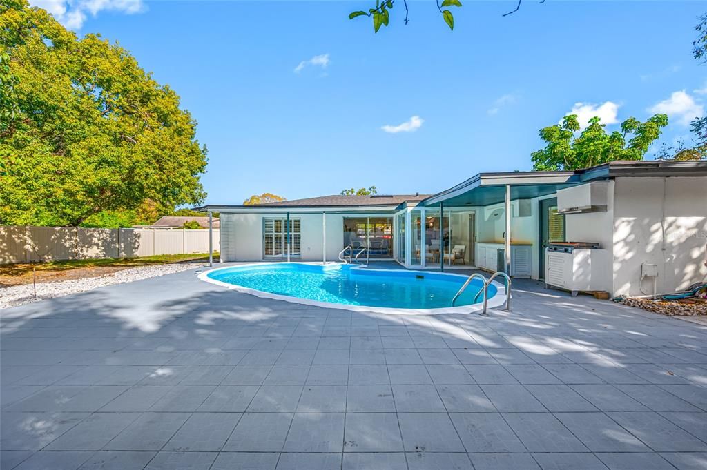 For Rent: $5,000 (4 beds, 2 baths, 2100 Square Feet)