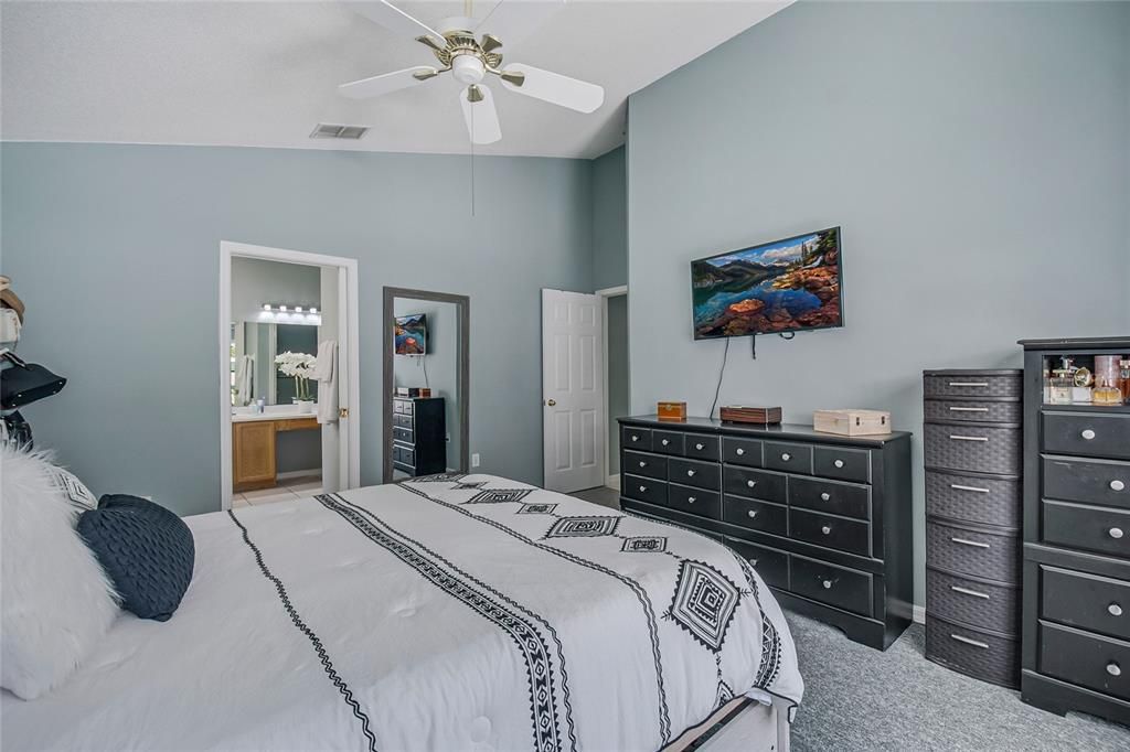 For Sale: $489,900 (4 beds, 2 baths, 1822 Square Feet)