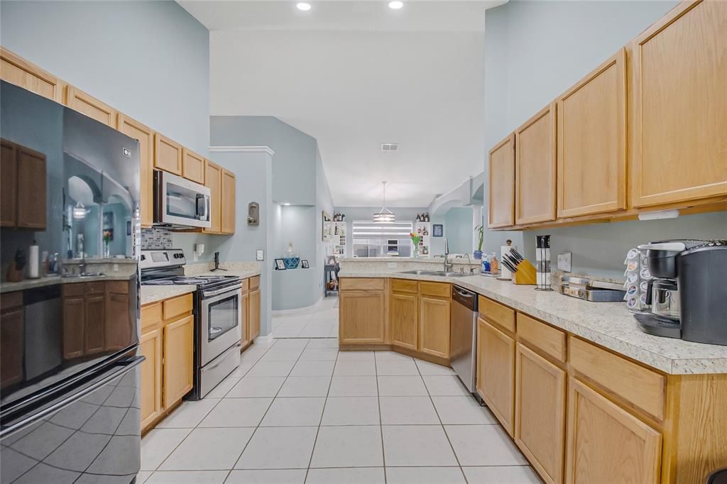 For Sale: $489,900 (4 beds, 2 baths, 1822 Square Feet)