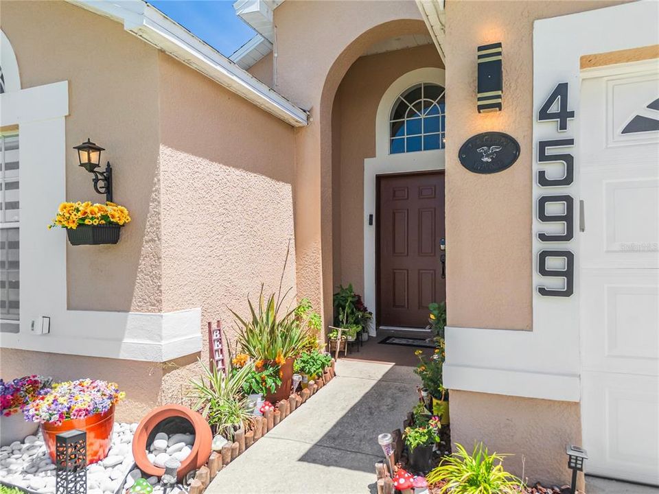For Sale: $489,900 (4 beds, 2 baths, 1822 Square Feet)