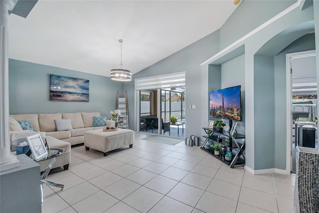 For Sale: $489,900 (4 beds, 2 baths, 1822 Square Feet)