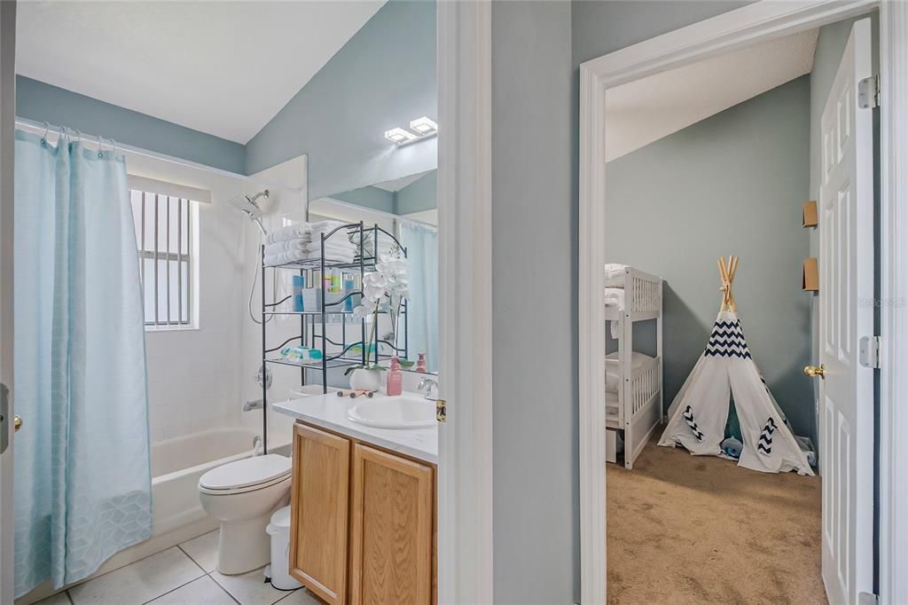 For Sale: $489,900 (4 beds, 2 baths, 1822 Square Feet)