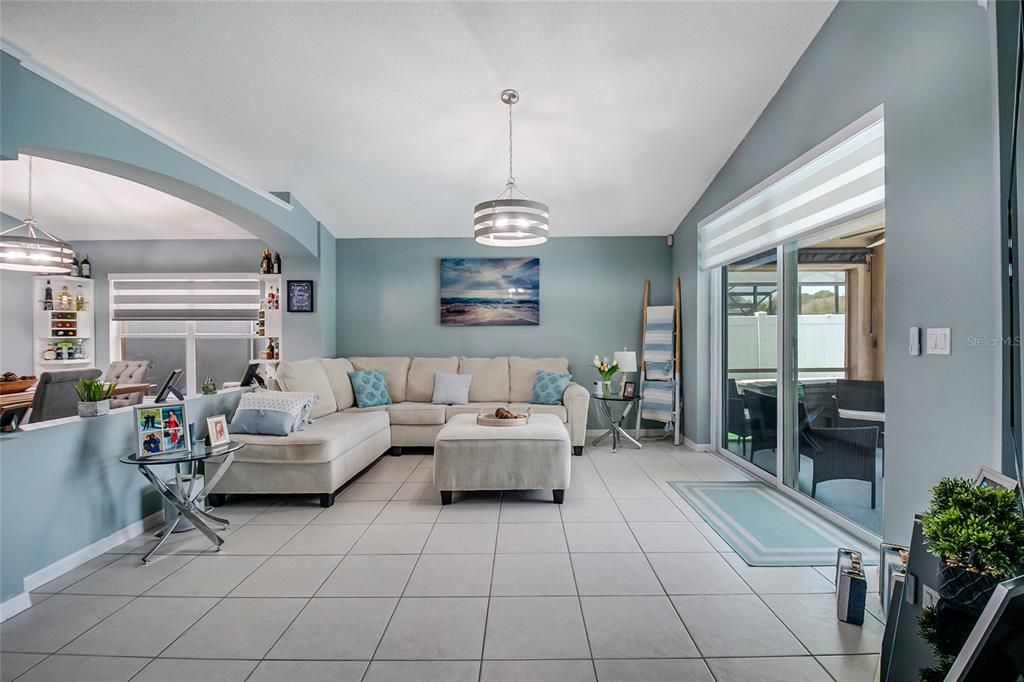 For Sale: $489,900 (4 beds, 2 baths, 1822 Square Feet)