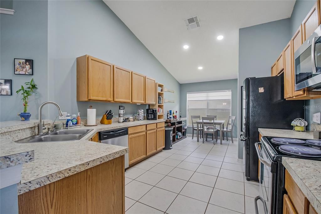 For Sale: $489,900 (4 beds, 2 baths, 1822 Square Feet)