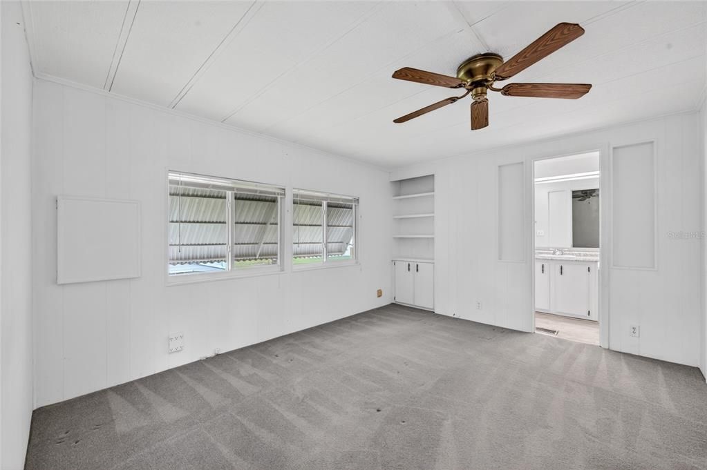 For Sale: $149,900 (2 beds, 2 baths, 840 Square Feet)