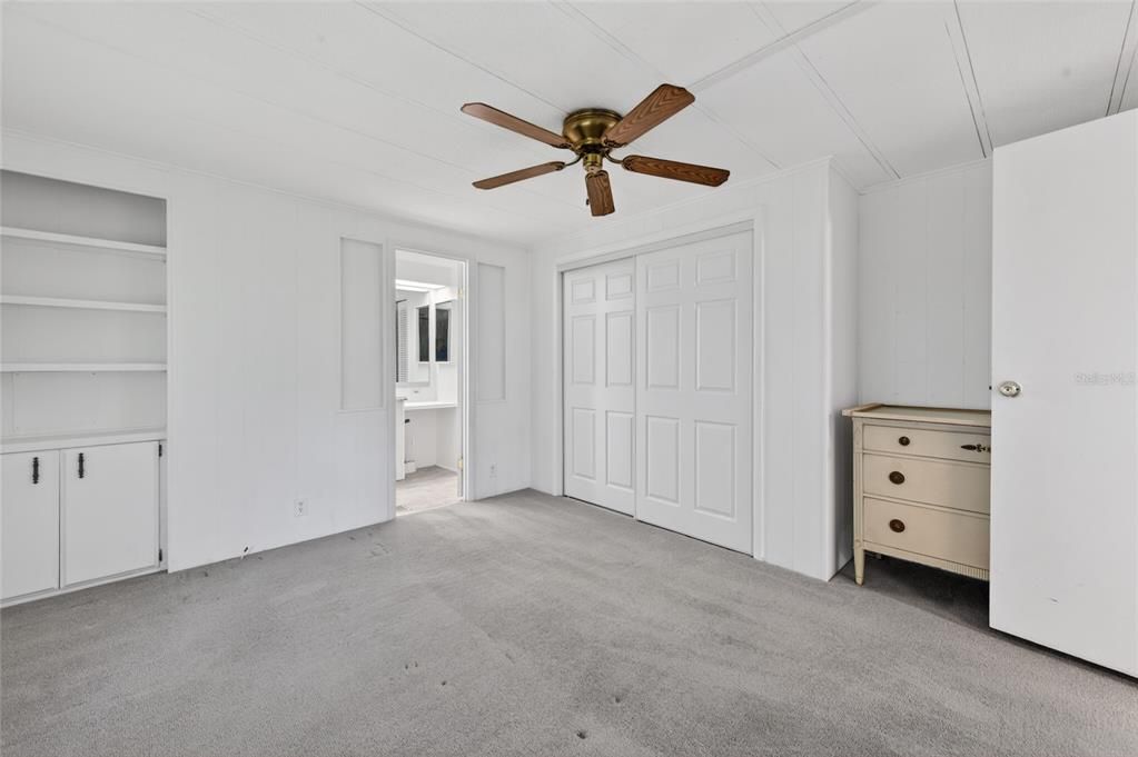 For Sale: $149,900 (2 beds, 2 baths, 840 Square Feet)