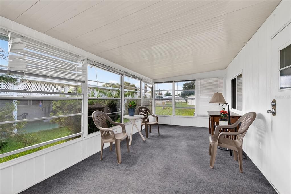 For Sale: $149,900 (2 beds, 2 baths, 840 Square Feet)