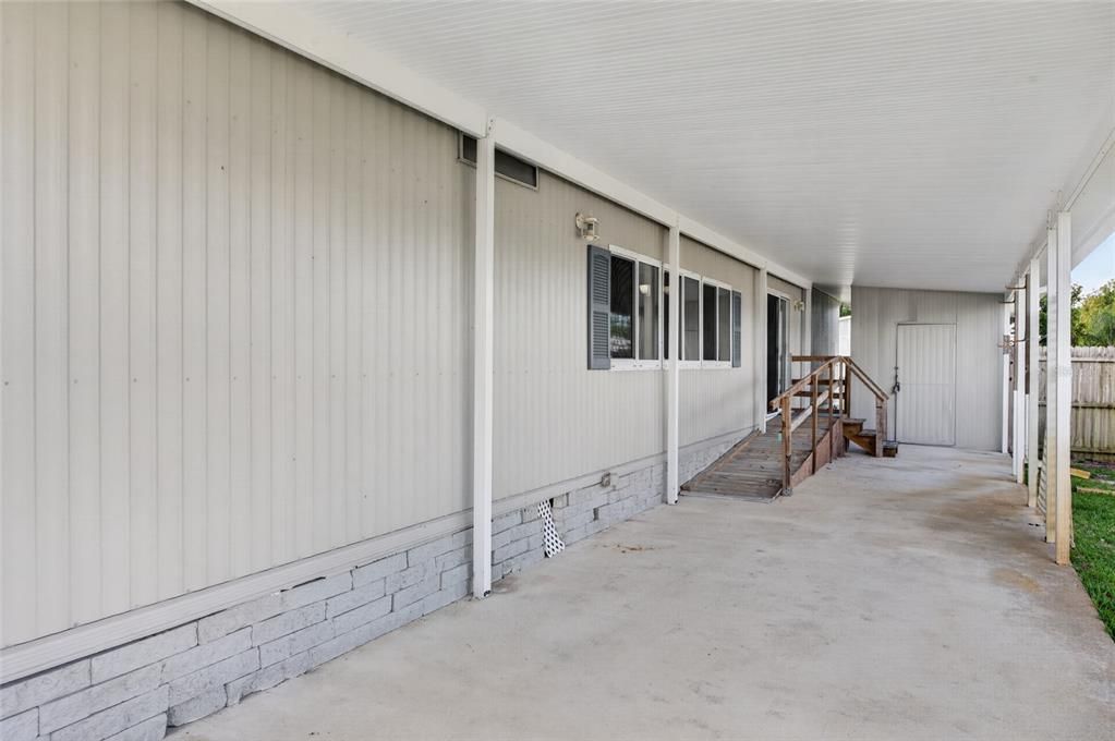 For Sale: $149,900 (2 beds, 2 baths, 840 Square Feet)