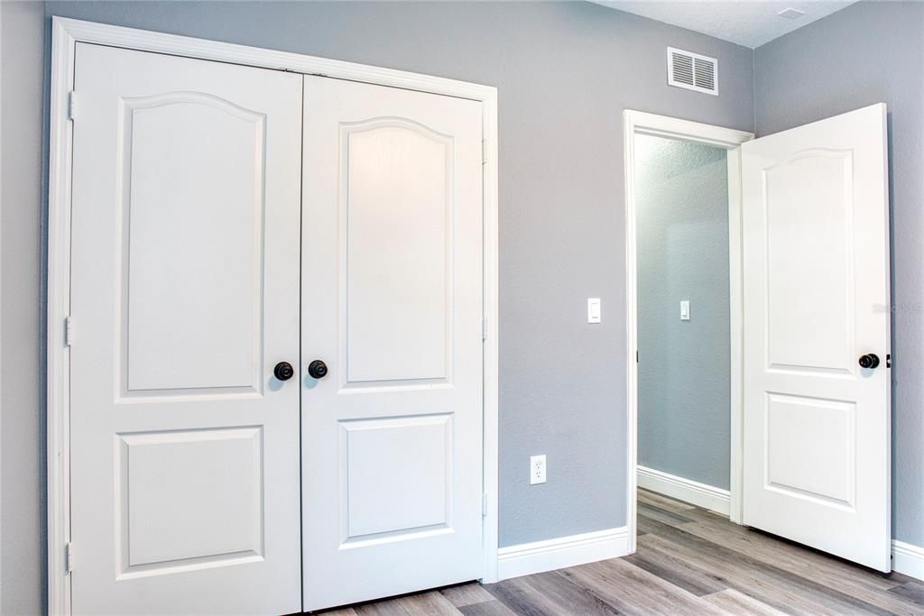 For Rent: $2,100 (4 beds, 2 baths, 1842 Square Feet)