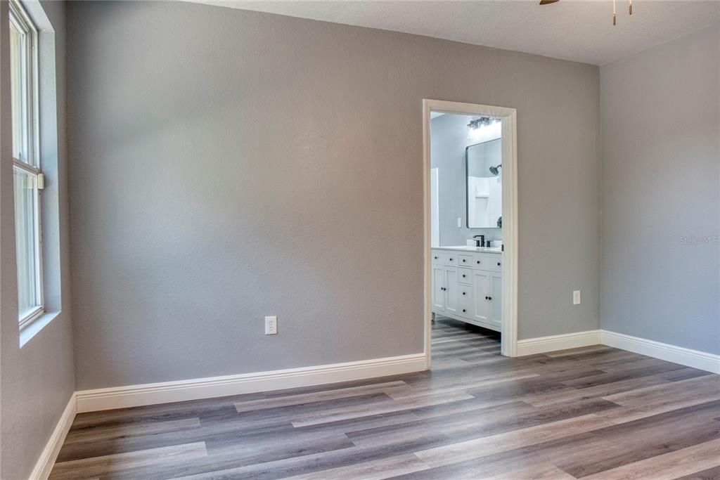 For Rent: $2,100 (4 beds, 2 baths, 1842 Square Feet)