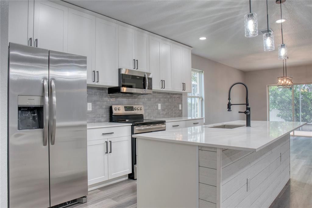 For Rent: $2,100 (4 beds, 2 baths, 1842 Square Feet)