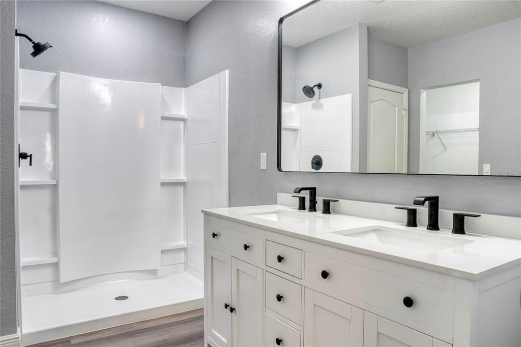 For Rent: $2,100 (4 beds, 2 baths, 1842 Square Feet)