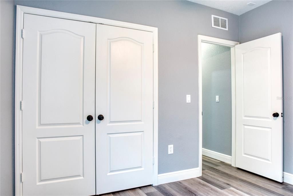 For Rent: $2,100 (4 beds, 2 baths, 1842 Square Feet)