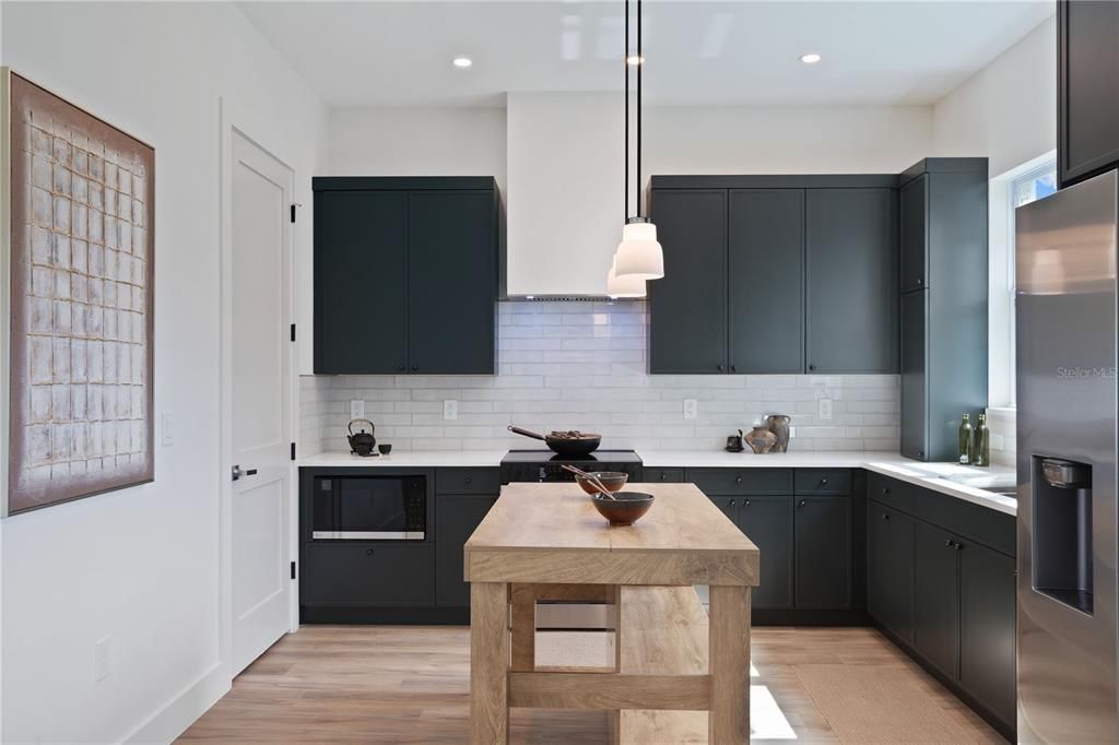 En Venta: $798,000 (4 camas, 3 baños, 2506 Pies cuadrados)