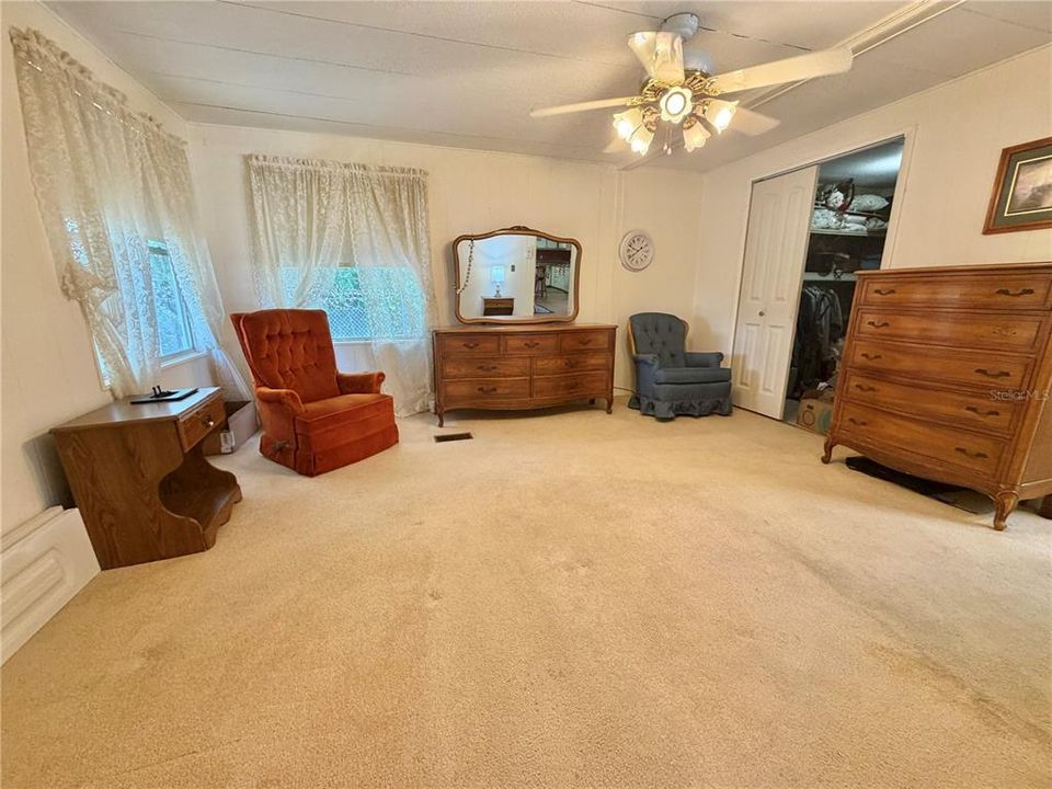 Active With Contract: $69,000 (2 beds, 2 baths, 1344 Square Feet)