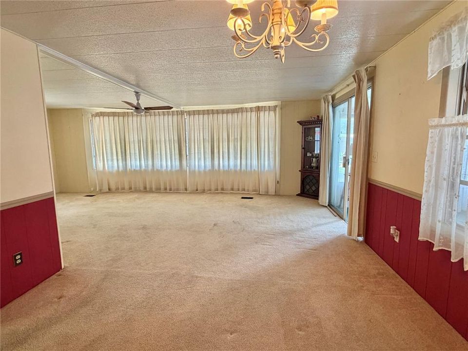 Active With Contract: $69,000 (2 beds, 2 baths, 1344 Square Feet)