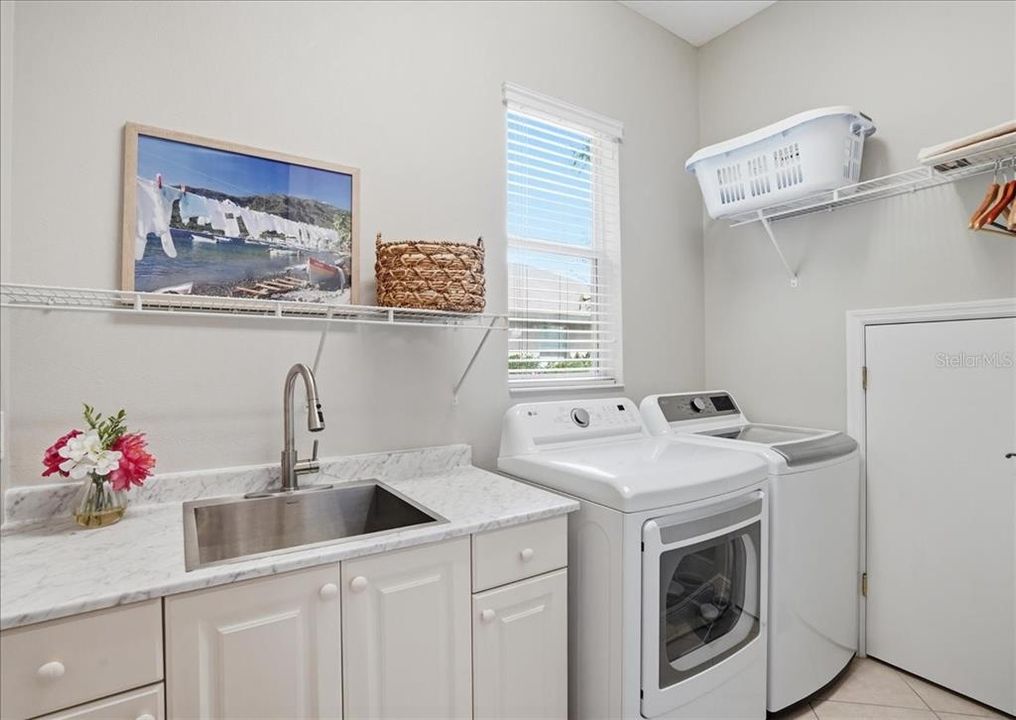 For Sale: $1,140,000 (4 beds, 4 baths, 3431 Square Feet)