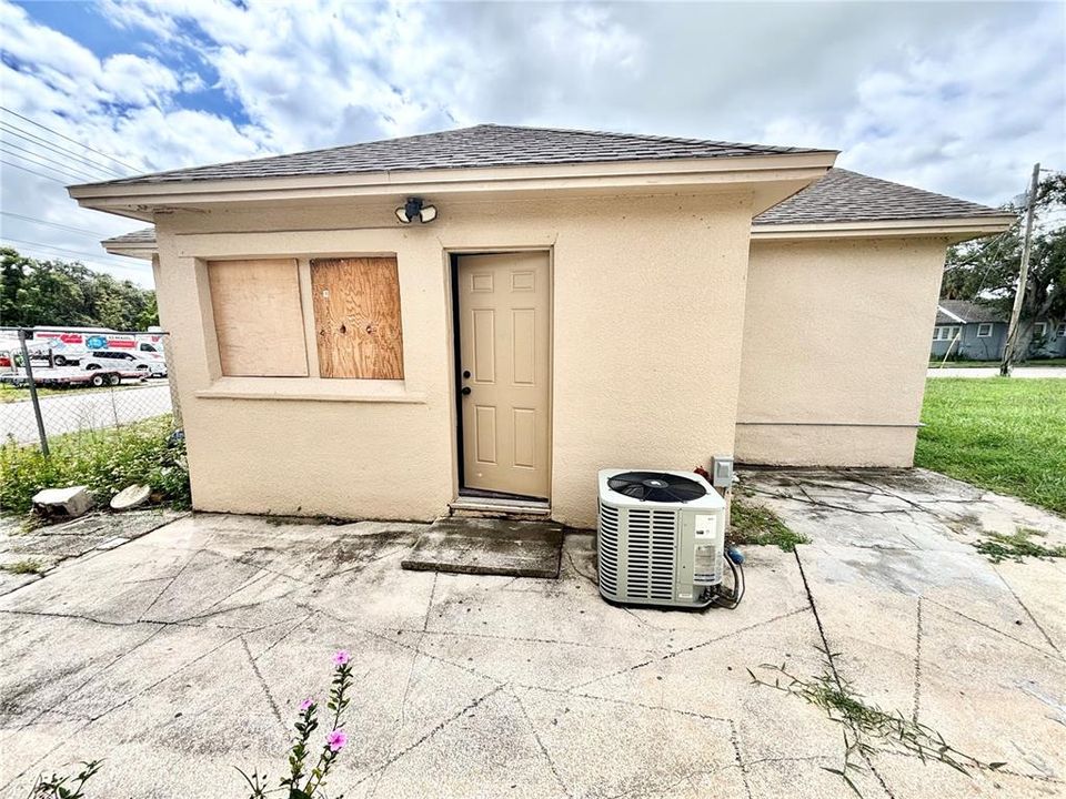 For Sale: $330,000 (0 beds, 0 baths, 1359 Square Feet)