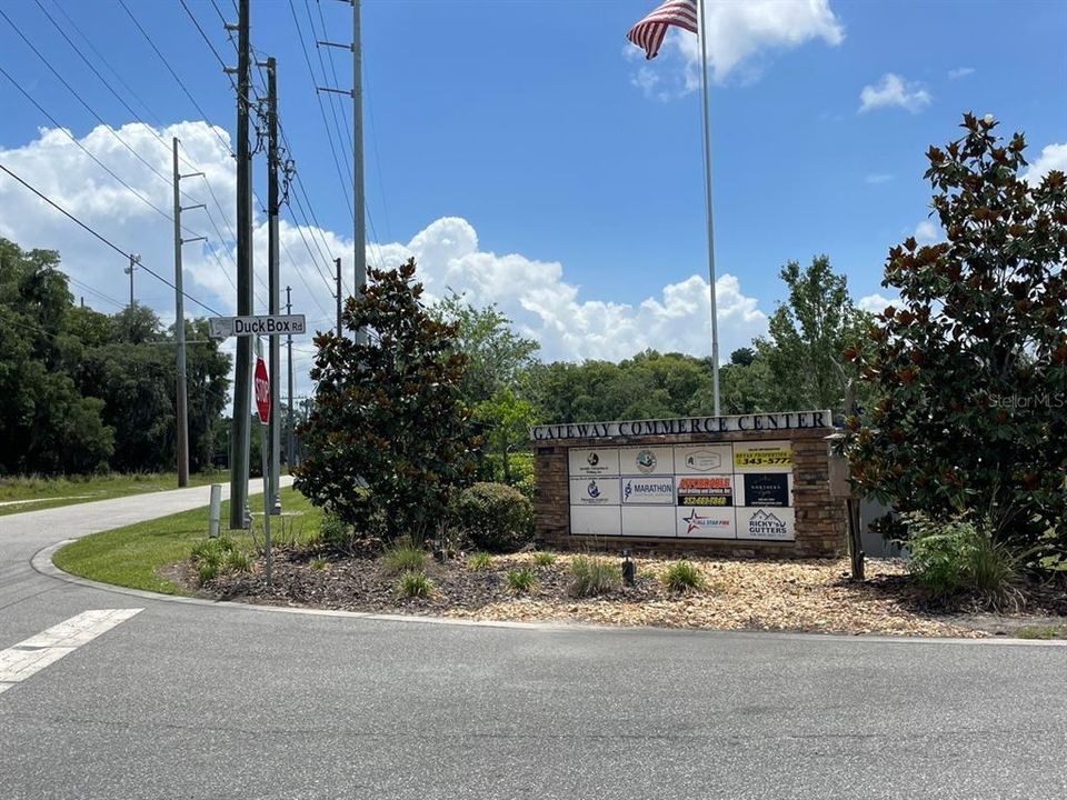 待售: $1,376,000 (1.41 acres)