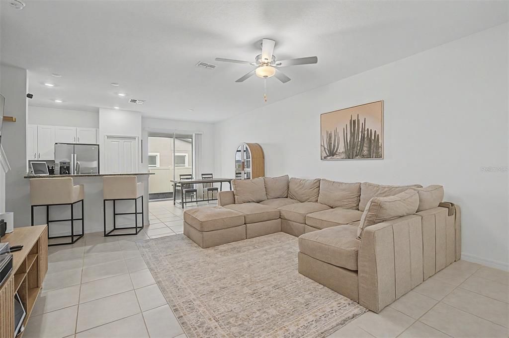 For Sale: $300,000 (3 beds, 2 baths, 1666 Square Feet)