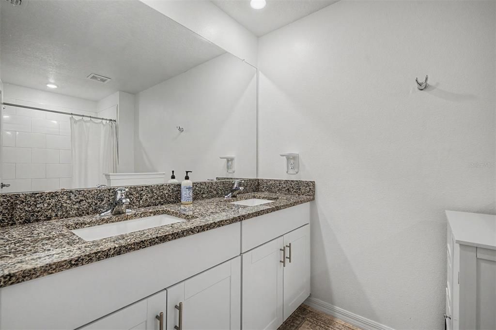For Sale: $300,000 (3 beds, 2 baths, 1666 Square Feet)
