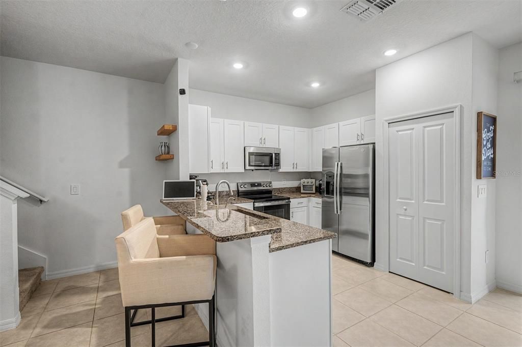 For Sale: $300,000 (3 beds, 2 baths, 1666 Square Feet)