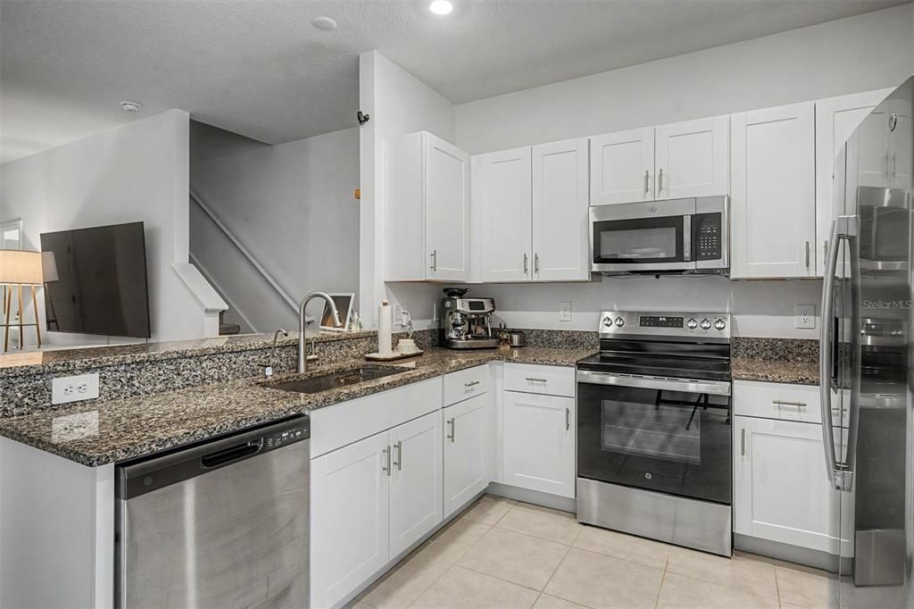 For Sale: $300,000 (3 beds, 2 baths, 1666 Square Feet)