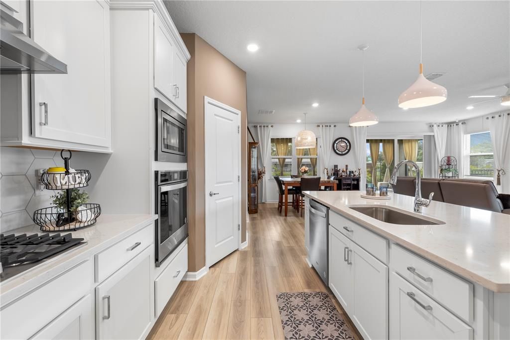 For Sale: $499,900 (3 beds, 3 baths, 2230 Square Feet)