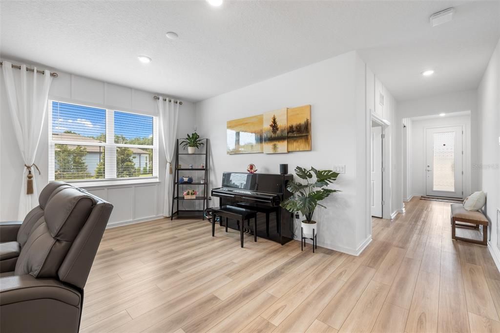 For Sale: $499,900 (3 beds, 3 baths, 2230 Square Feet)