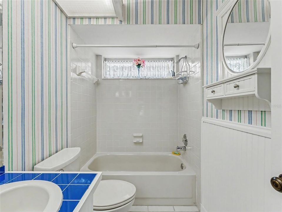 For Sale: $347,900 (3 beds, 2 baths, 1662 Square Feet)