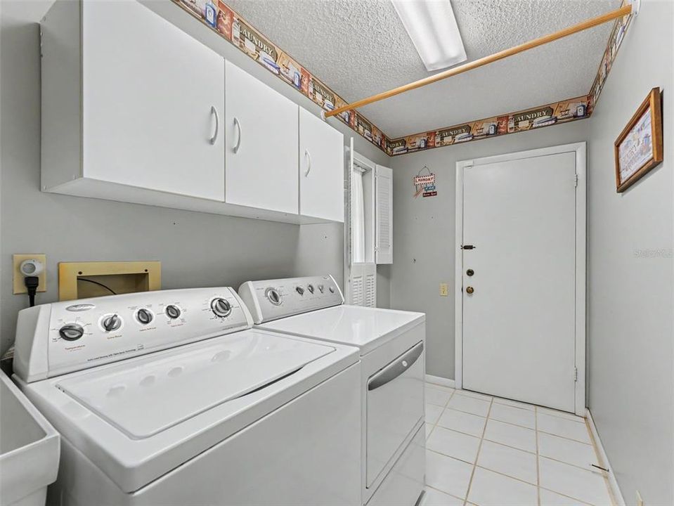 For Sale: $347,900 (3 beds, 2 baths, 1662 Square Feet)
