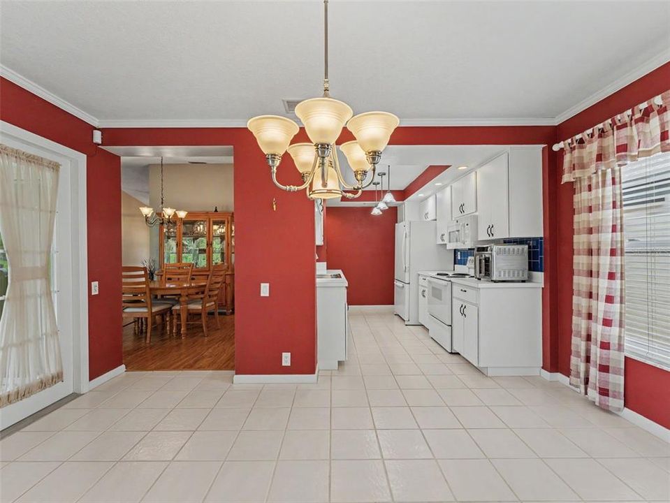 For Sale: $347,900 (3 beds, 2 baths, 1662 Square Feet)