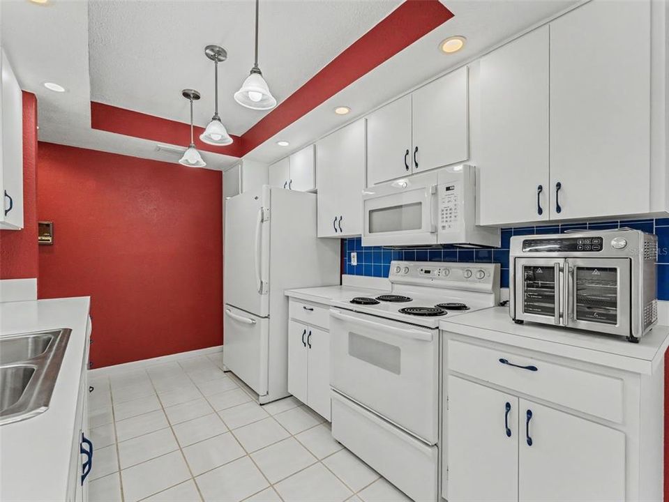 For Sale: $347,900 (3 beds, 2 baths, 1662 Square Feet)