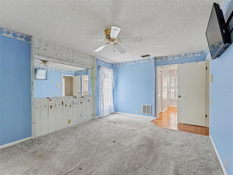 For Sale: $347,900 (3 beds, 2 baths, 1662 Square Feet)