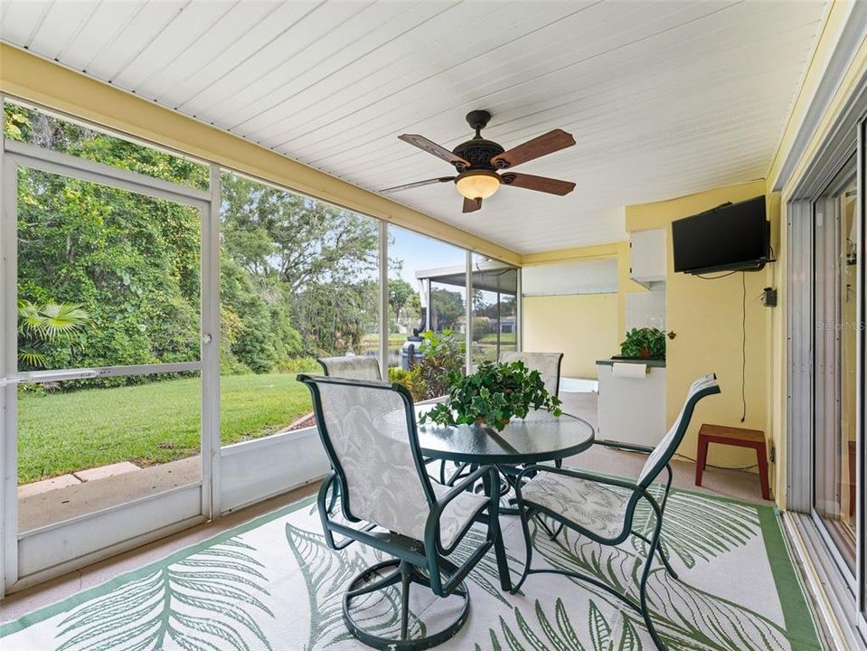 For Sale: $347,900 (3 beds, 2 baths, 1662 Square Feet)