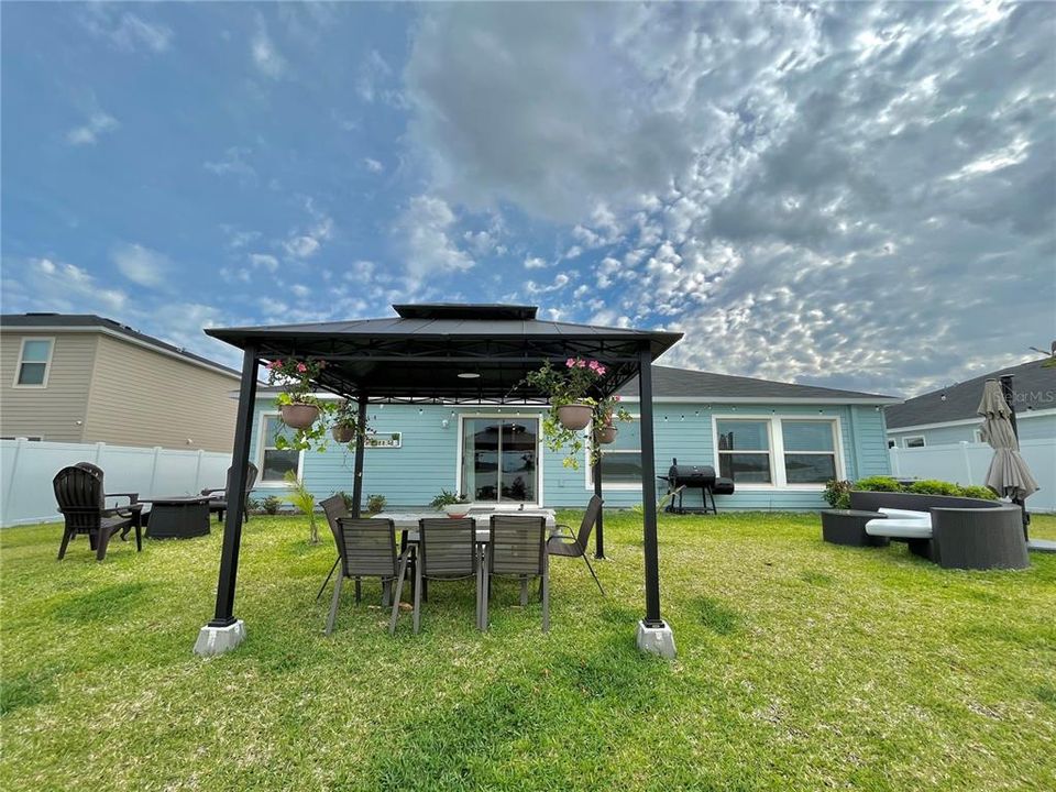 В аренду: $2,750 (4 спален, 2 ванн, 2283 Квадратных фут)