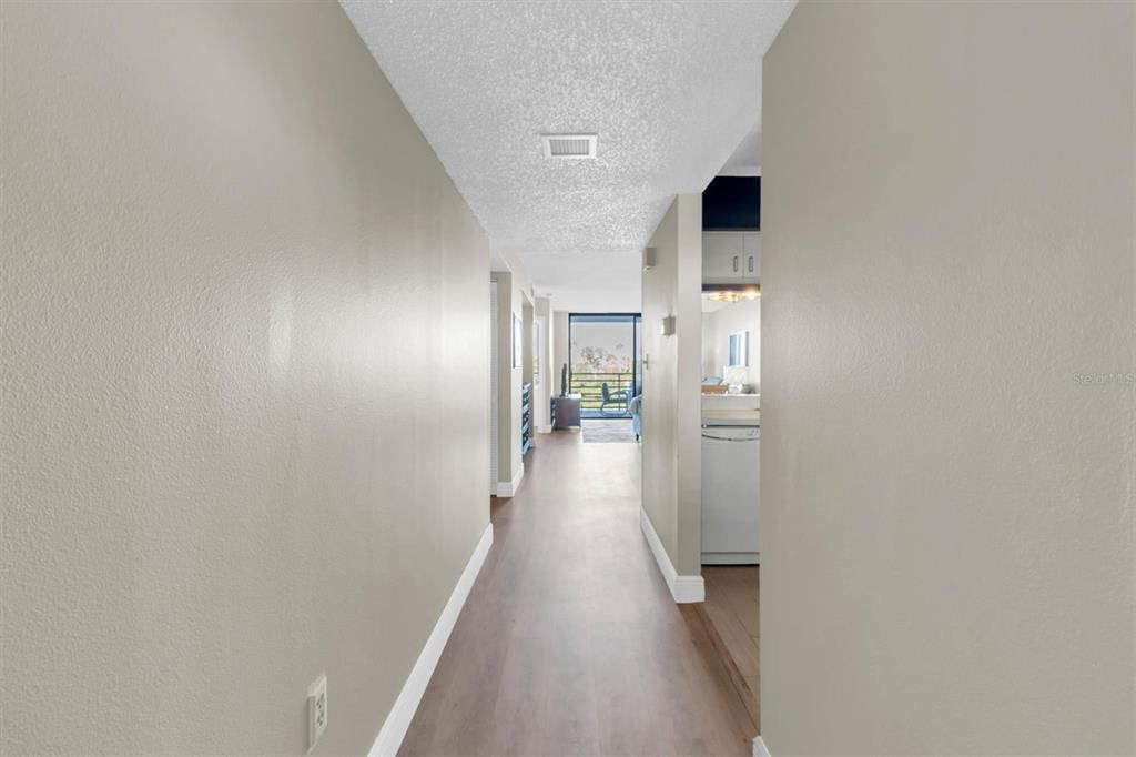 For Rent: $1,800 (2 beds, 2 baths, 1098 Square Feet)