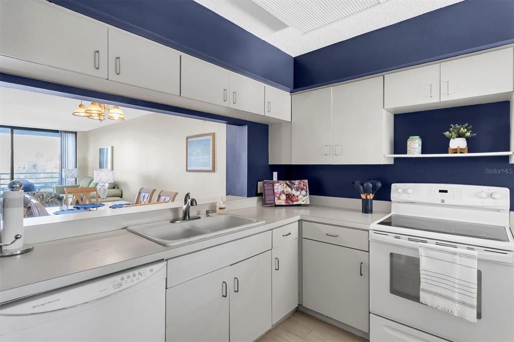 For Rent: $1,800 (2 beds, 2 baths, 1098 Square Feet)