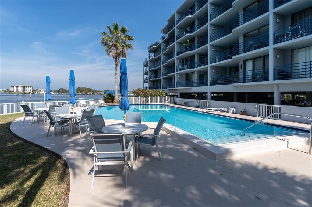 For Rent: $1,800 (2 beds, 2 baths, 1098 Square Feet)