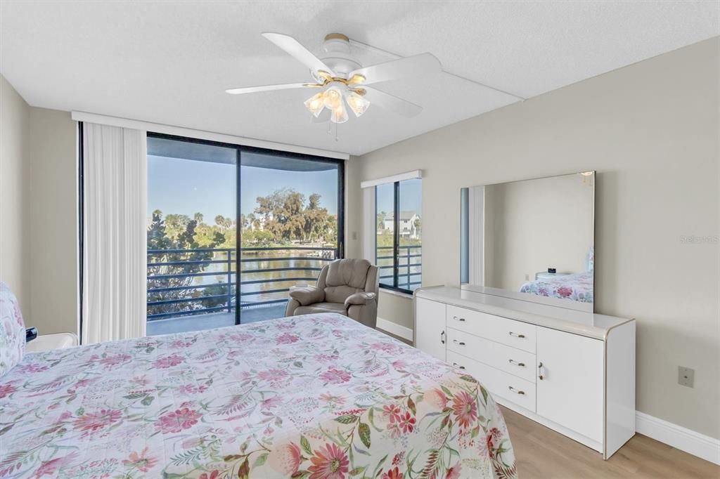For Rent: $1,800 (2 beds, 2 baths, 1098 Square Feet)