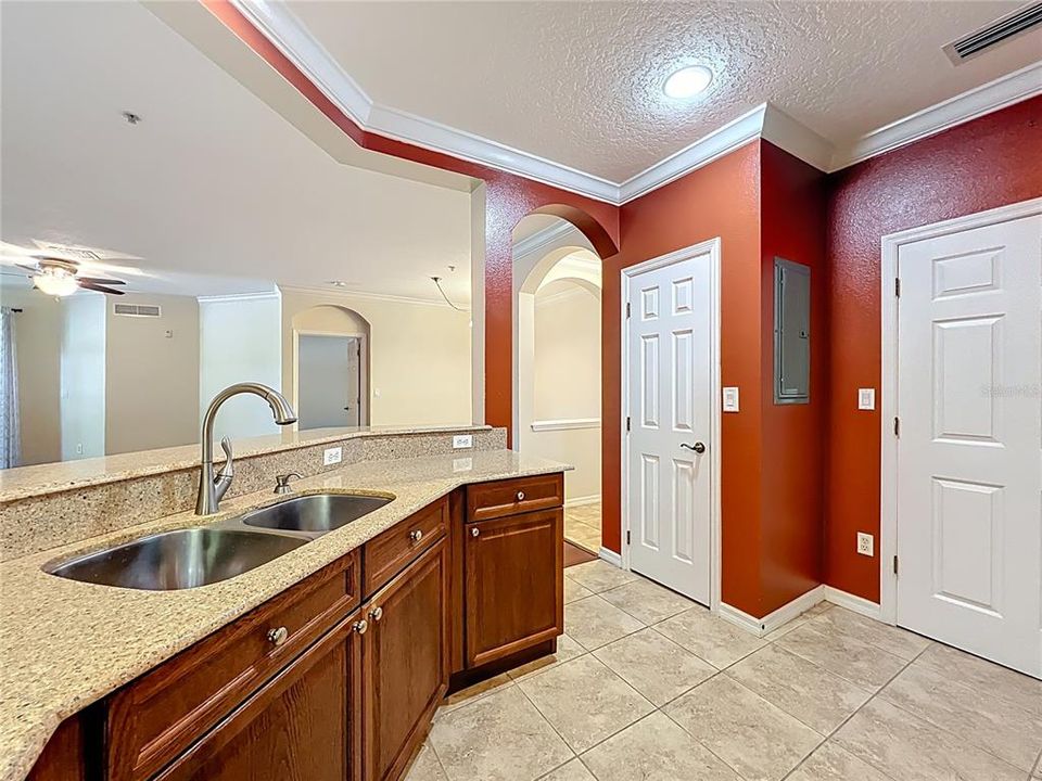 For Sale: $320,000 (3 beds, 2 baths, 1455 Square Feet)