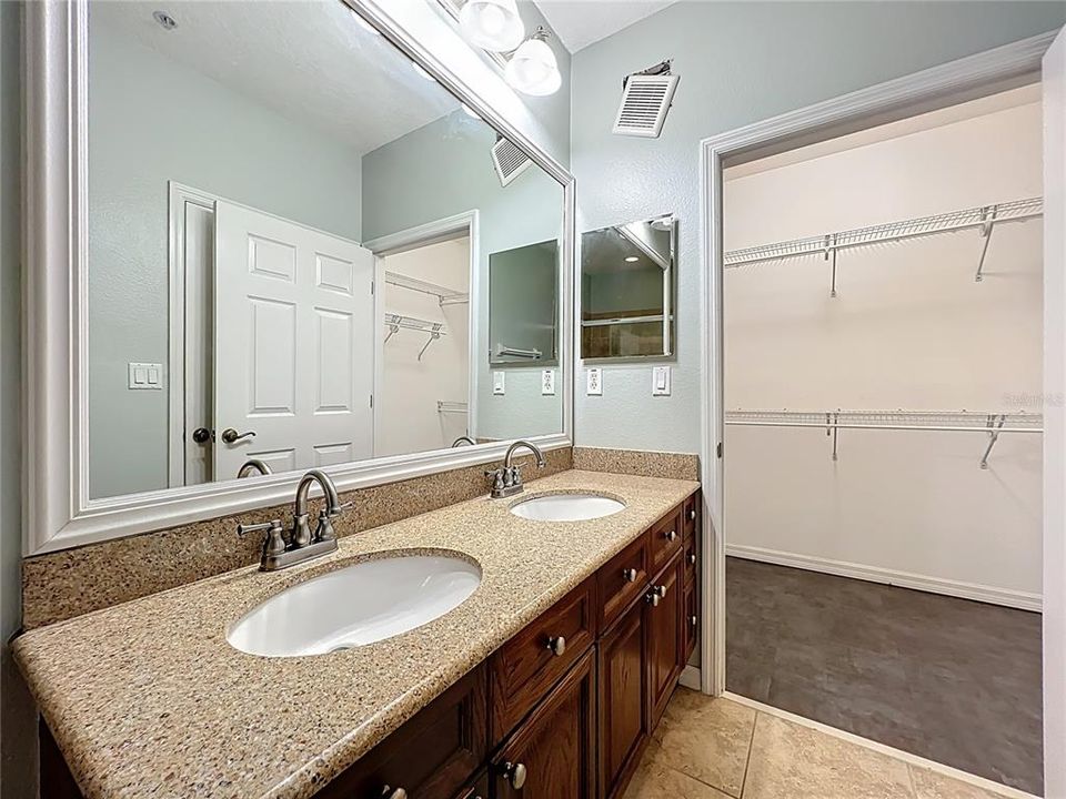 For Sale: $320,000 (3 beds, 2 baths, 1455 Square Feet)