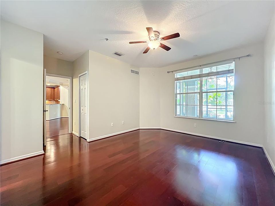 For Sale: $320,000 (3 beds, 2 baths, 1455 Square Feet)