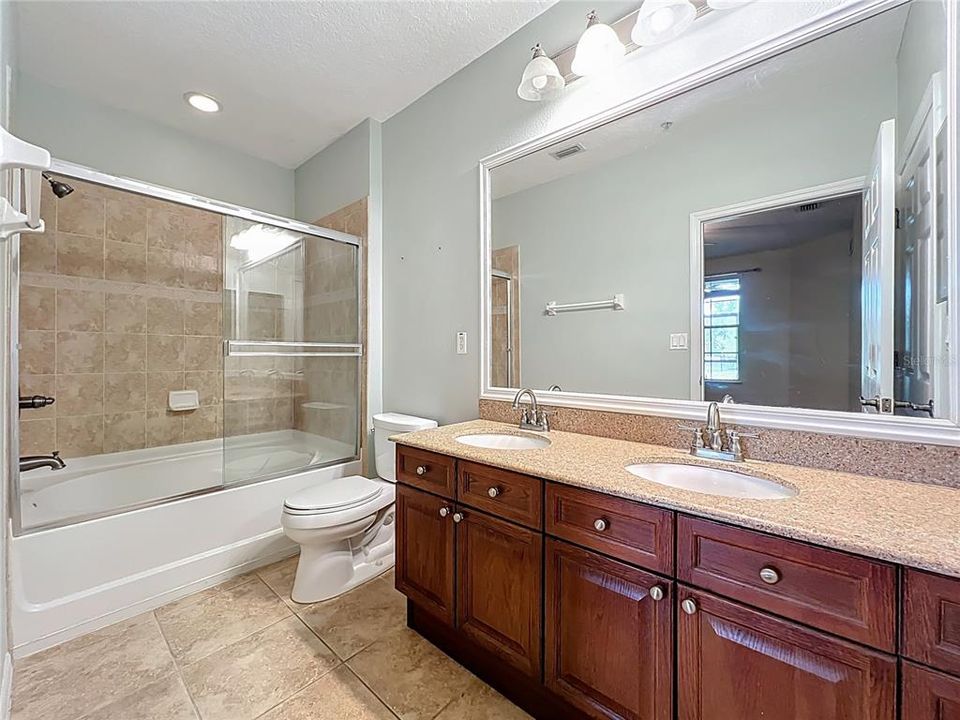 For Sale: $320,000 (3 beds, 2 baths, 1455 Square Feet)