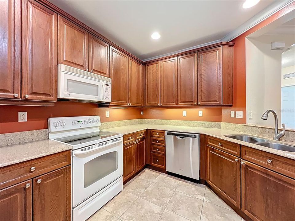 For Sale: $320,000 (3 beds, 2 baths, 1455 Square Feet)