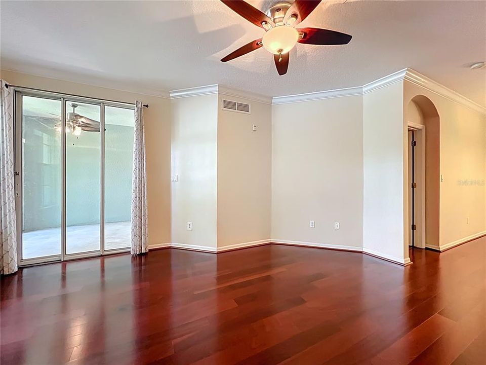 For Sale: $320,000 (3 beds, 2 baths, 1455 Square Feet)