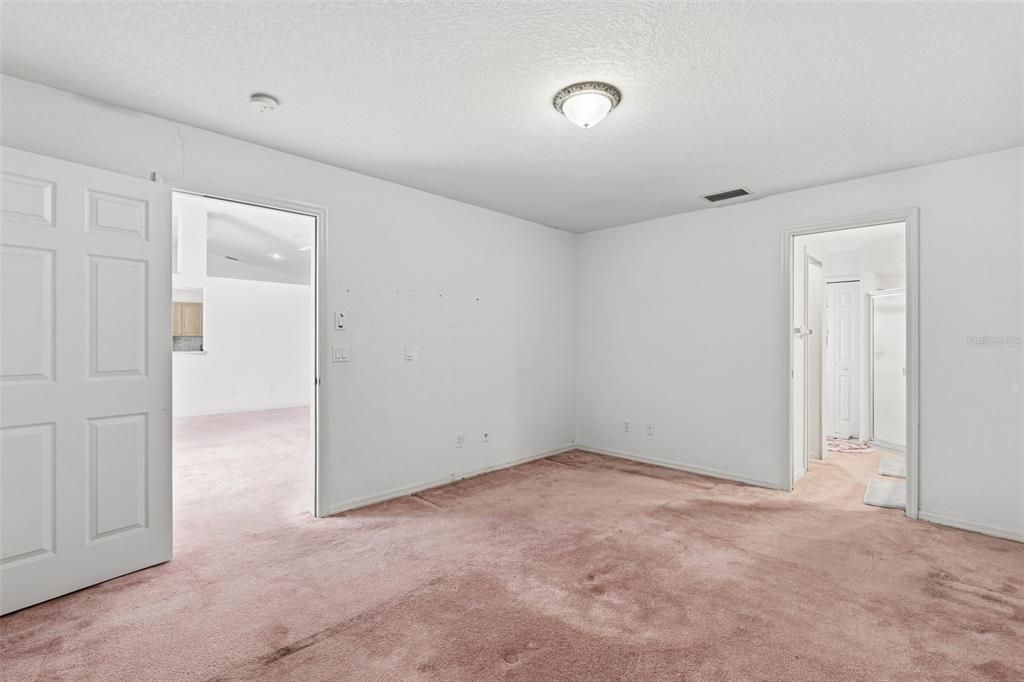 For Sale: $250,000 (3 beds, 2 baths, 1620 Square Feet)