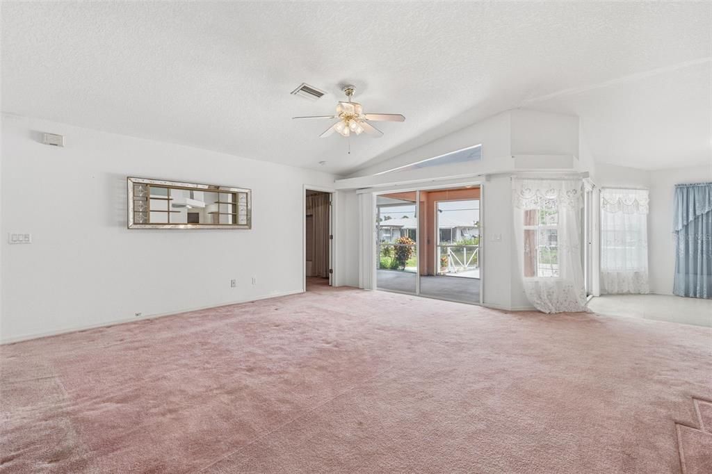 For Sale: $250,000 (3 beds, 2 baths, 1620 Square Feet)